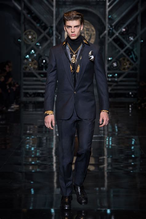 versace man womenswear s s 2019|versace men's apparel.